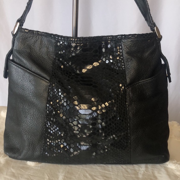 STONE & COMPANY black leather snakeskin print shoulder bag. Silver hardware. - Picture 2 of 14